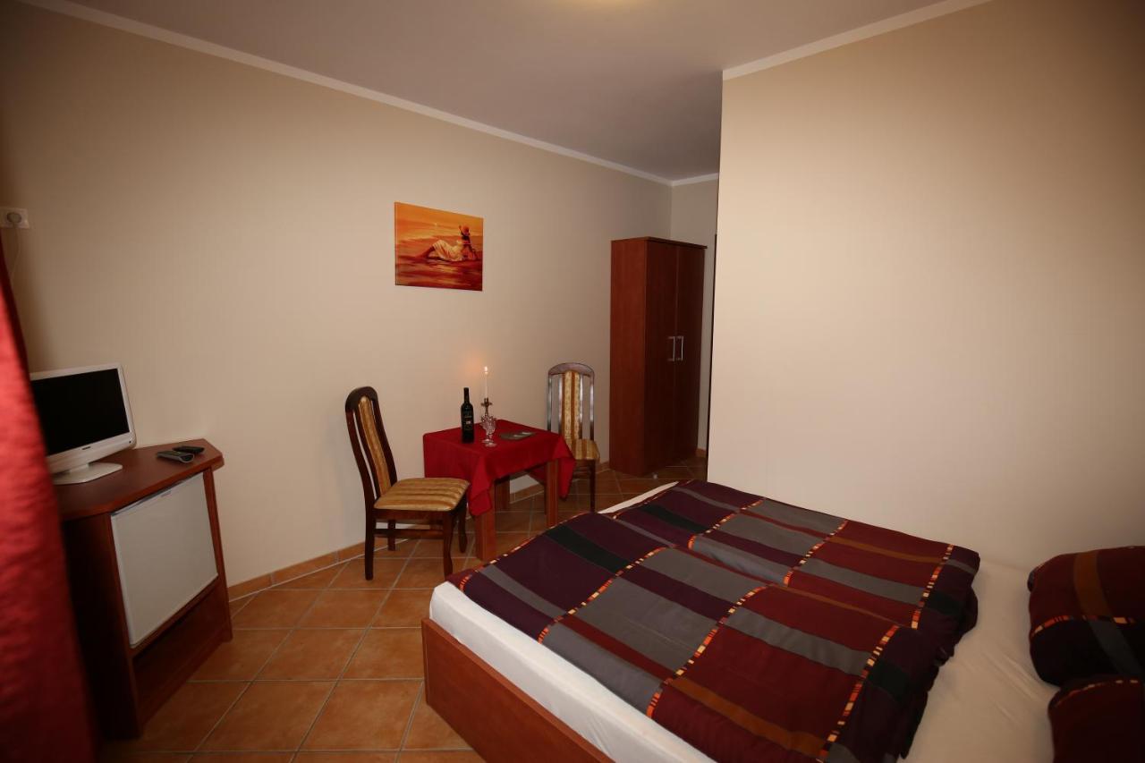 Bed and Breakfast Eurobaltyk Реваль Екстер'єр фото